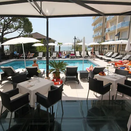 Europa Hotell 4*